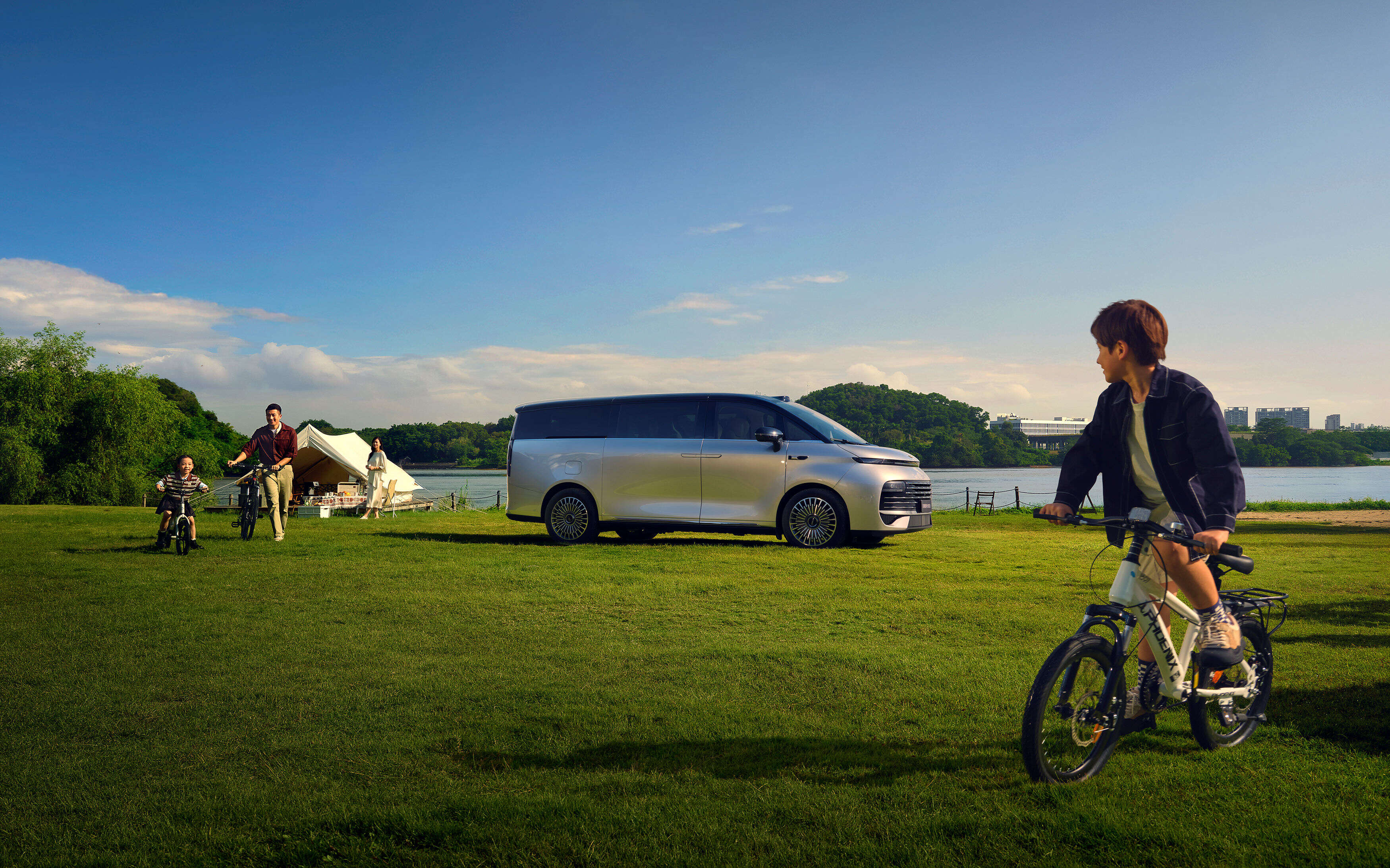 吉利汽车市值突破2000亿港元,与英伟达合作强化科技属性