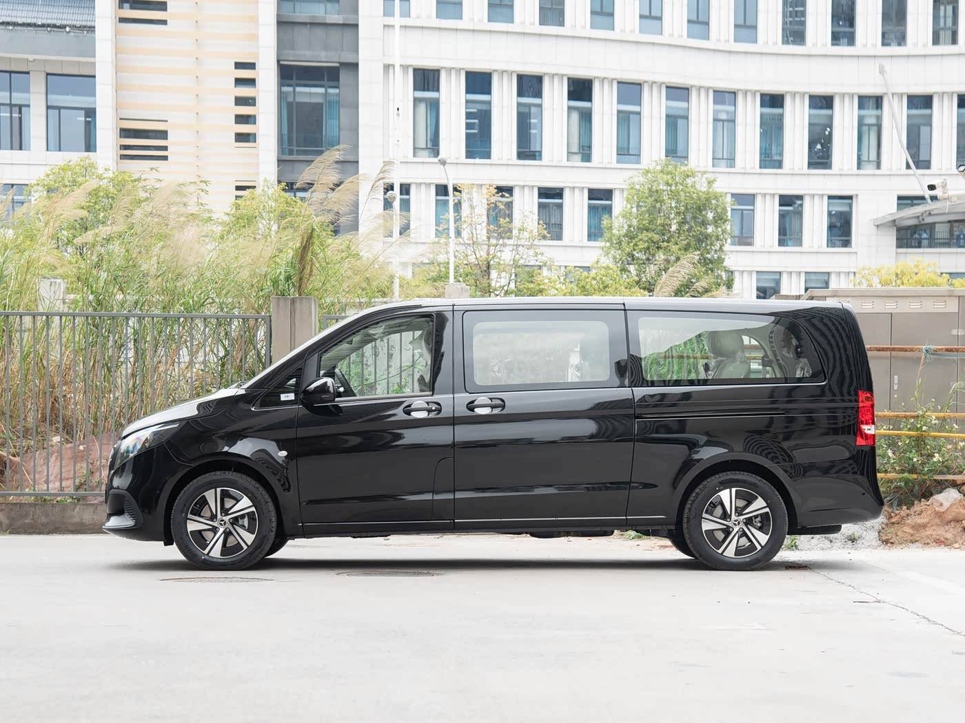 成都平行进口奔驰威霆中东版优惠6万 最低仅售69万