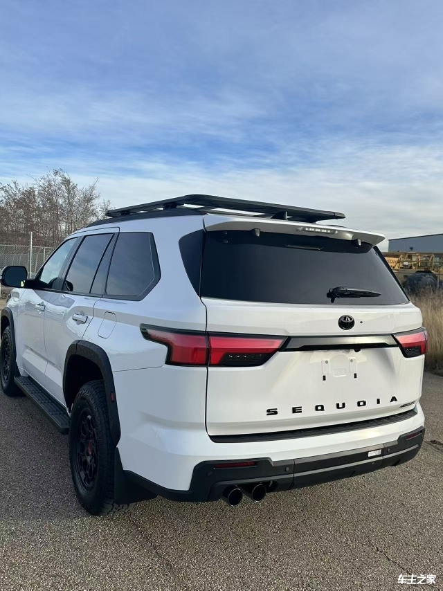 丰田红杉美版目前售价101万起 欢迎试乘试驾